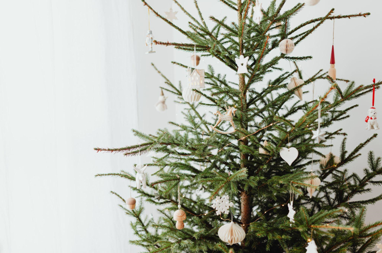 Creating Meaningful Holidays with Prelit Artificial Christmas Trees